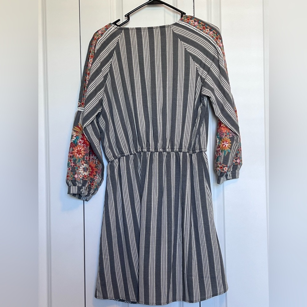 Andrée by Unit dress - Picture 2 of 8